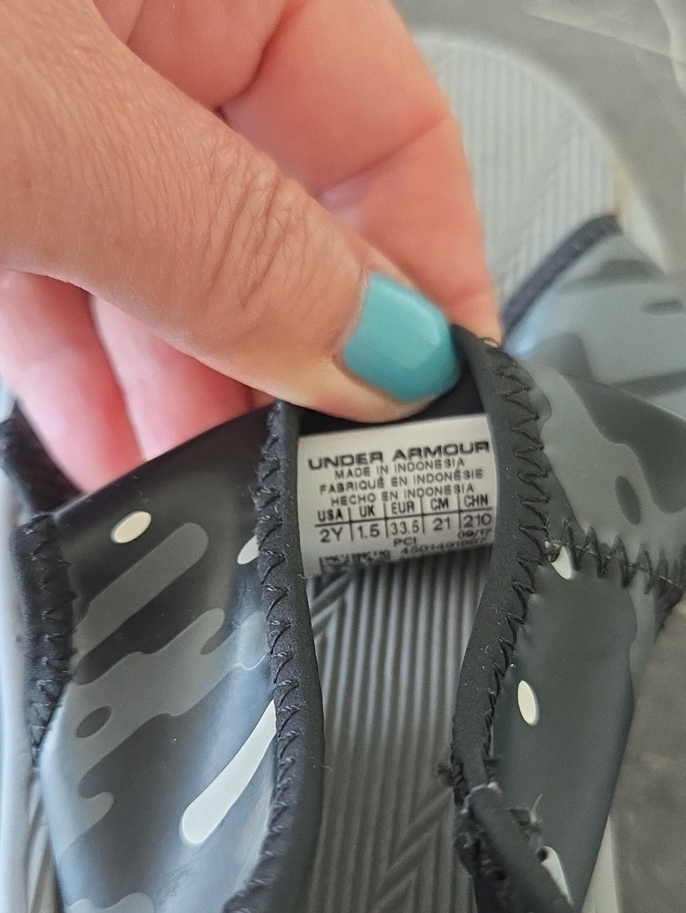 Under Armour Kids Black & Gray Camo Slide Sandals Size 2
